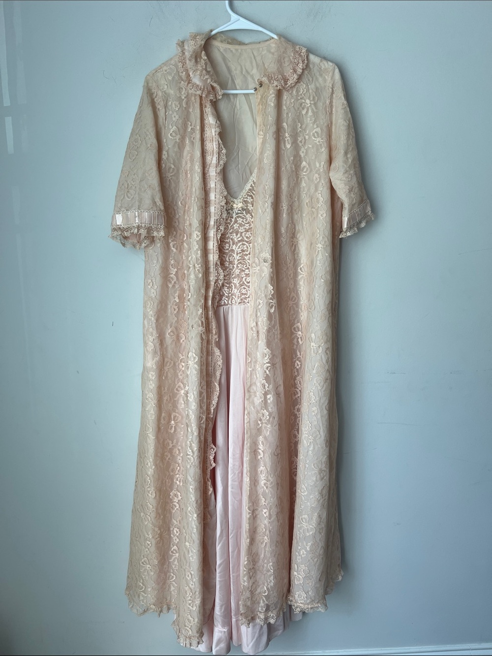 Vassarette Blush Lace Bodice Maxi Dress with vintage Odetta Barsa Robe ✔️